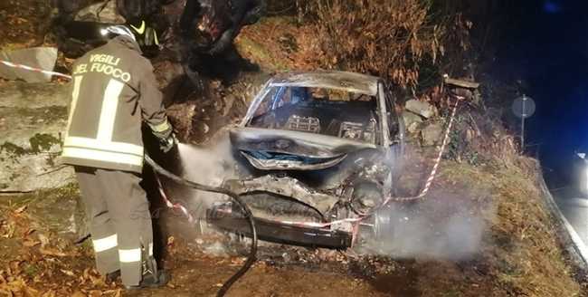 incendio auto piedimulera capodanno 21