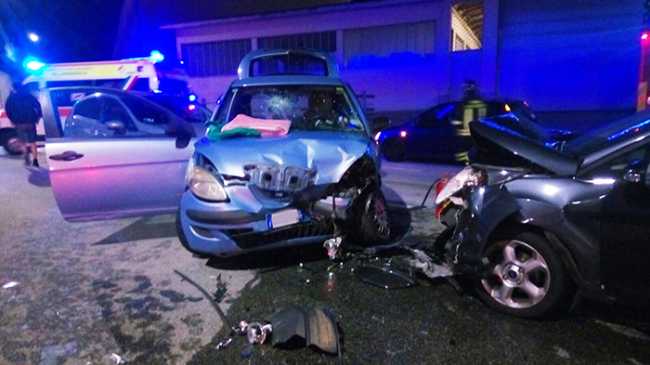 incidente frontale nosere set 17 a