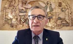 lincio arturo scrivania selfie