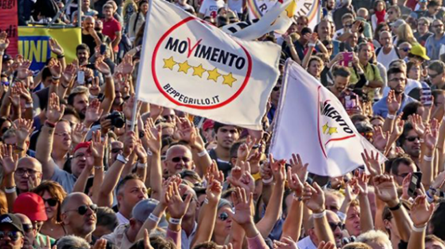 m5s bandiere gente