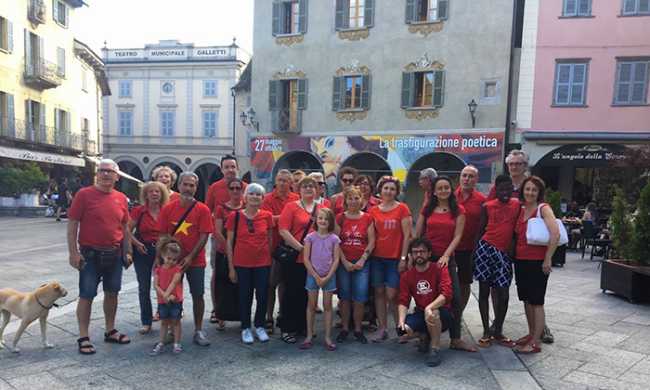 maglietta rossa libera migranti domo piazza lug 18 gruppo