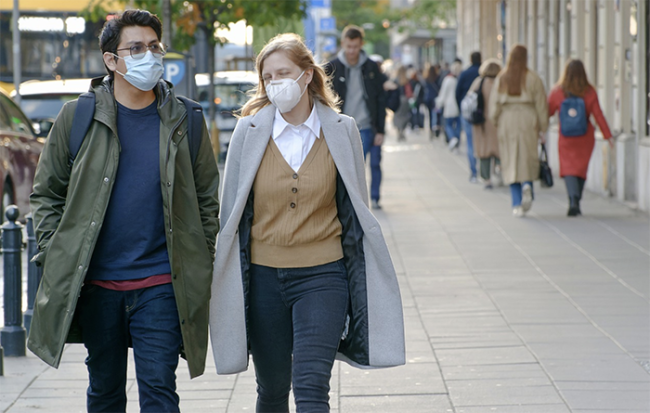 marciapiede covid mascherine