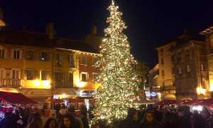 mercatino natale domo 18 piazza albero notte