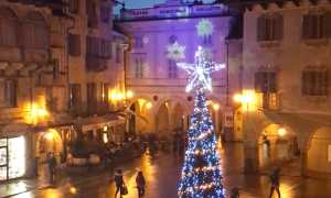 natale luci piazza mercato