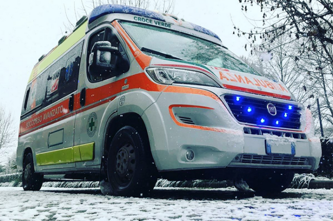 neve primo piano ambulanza