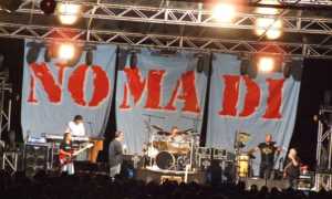 nomadi concerto scritta