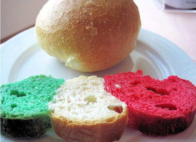 pane tricolore