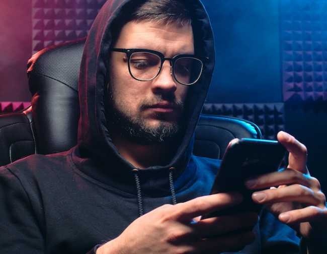 pexels mikhail nilov 6963096