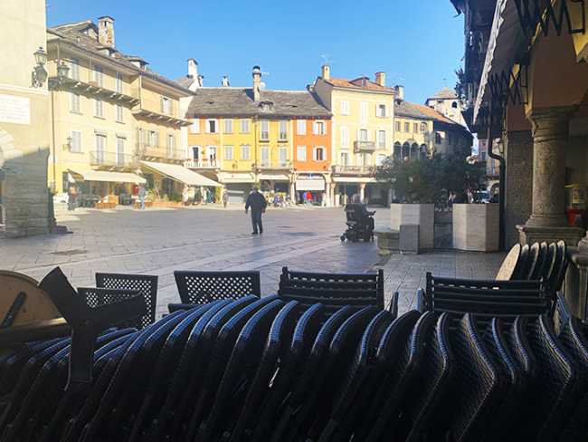 piaza mercato vuota lockdown chiusi giorno