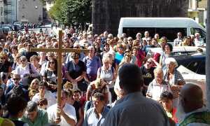 re pellegrinaggio cl gente croce