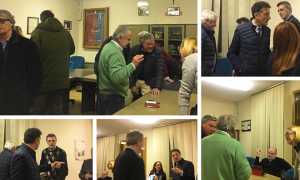 re riunione politici frana