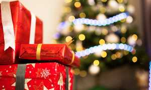 regali pacchi natale albero