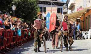 sfilata spazzacamini bici 17Raduno Internazionale dello Spazzacamino 2017 ph. Comune di Santa Maria Maggiore 7
