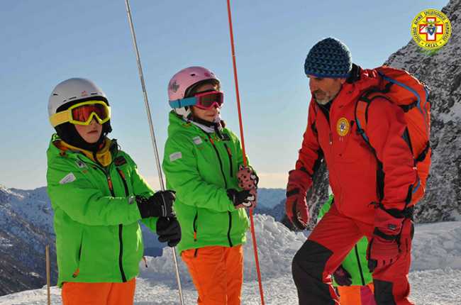 soccorso bambini prova ricerca valanga