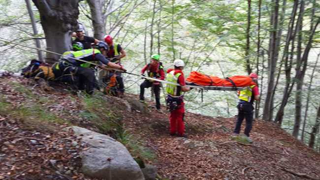 soccorso barelle bosco discesa ag 17