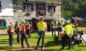 soccorso riunione uomini radio fizzi