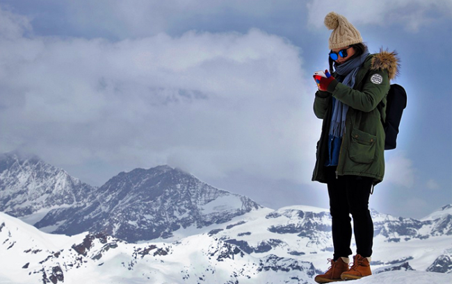 telefono montgna neve ragazza