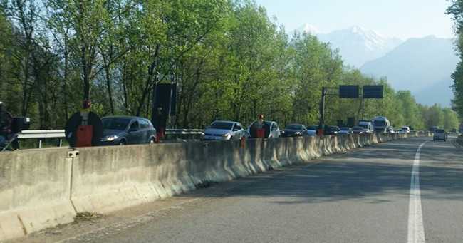 traffico superstrada uscita apr 18