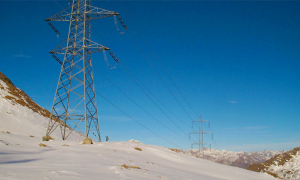 tralicci interconnector neve montagna
