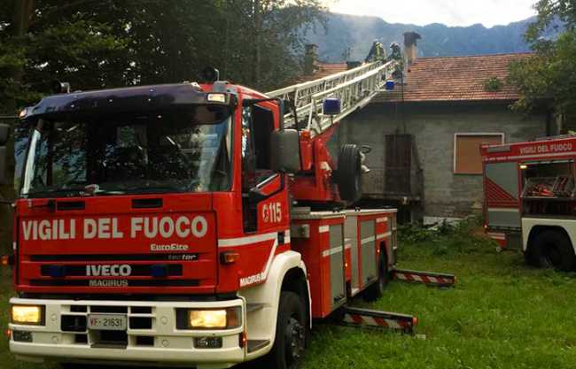 vigili fuoco camino scala