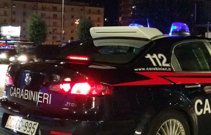 In auto con un coltello di oltre 20 centimetri, 40enne denunciato