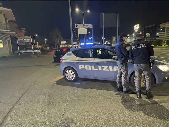Ubriaco, tenta di sfuggire ai controlli. Denuncia, ritiro patente, 10 punti tolti 