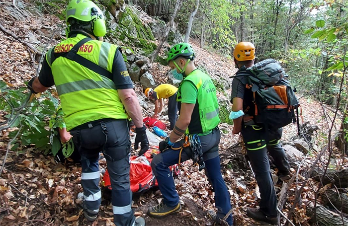 Escursionista tedesco precipita dal sentiero, soccorsi in azione 