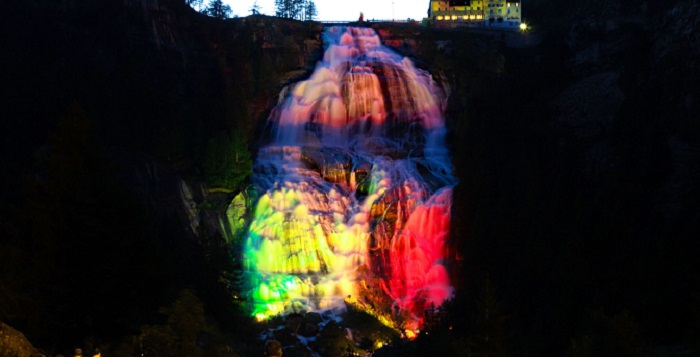 Luci e suoni alla cascata del Toce