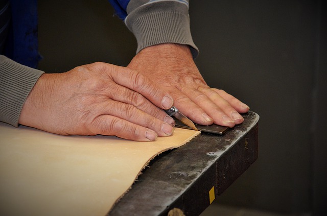 Artigiano lavoro mani