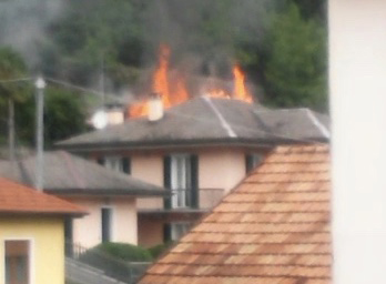 incendio tetto piedimulera 12 giugno