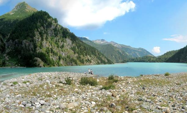 antrona lago gente sole