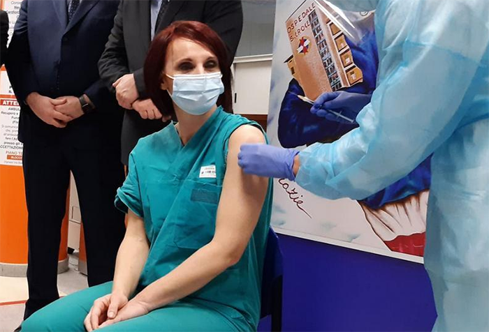 Partite nel Vco le vaccinazione anti-covid: in Piemonte somministrato già il 23,5% delle prime 40.000 dosi. Sono 9.608 le persone vaccinate