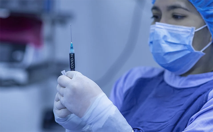 Alta l'adesione ai vaccini tra i volontari dell'assitenza, Costa: a Domo organizzati benissimo  