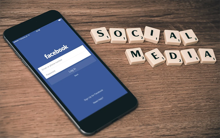 Siamo sicuri che Facebook è gratuito? Ce ne parla Carlo Crapanzano