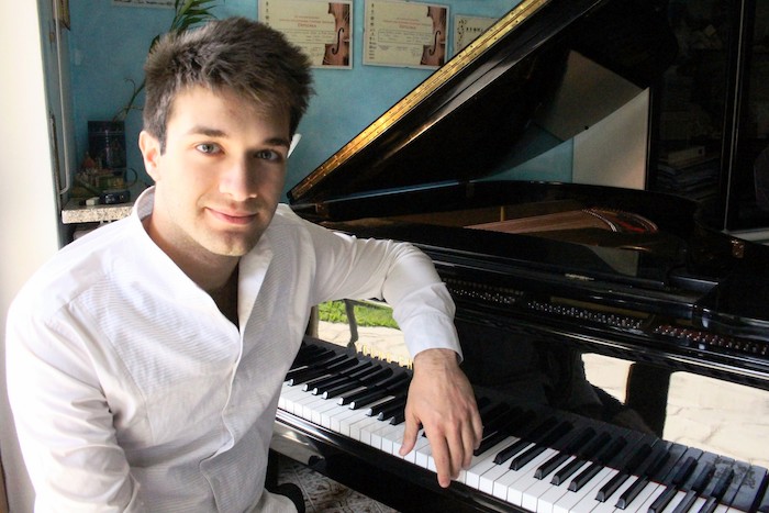 Il pianista Amir Salhi in concerto al Teatro di Marcello di Roma