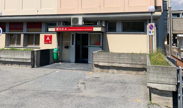Una notte in barella al San Biagio, l'ASL lo contatta per sapere dove sta