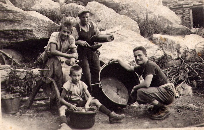 Alpeggi delle Alpi: il libro di Paolo Crosa Lenz che racconta il passato della montagna e ne interroga il futuro - Foto