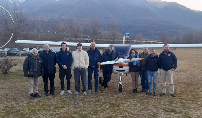 Esami per pilota di aereo ultraleggero, tutti promossi i nuovi soci di Airvaldossola