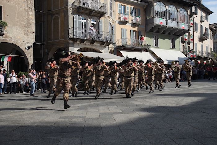 Crodo: la Fanfara dei Bersaglieri festeggia i 35 anni con un concerto