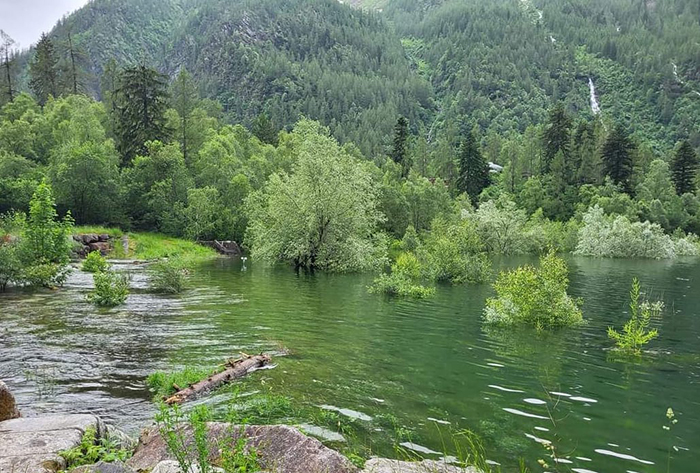 Lago di Antrona esondato, chiusa la strada dal bivio per Ronco