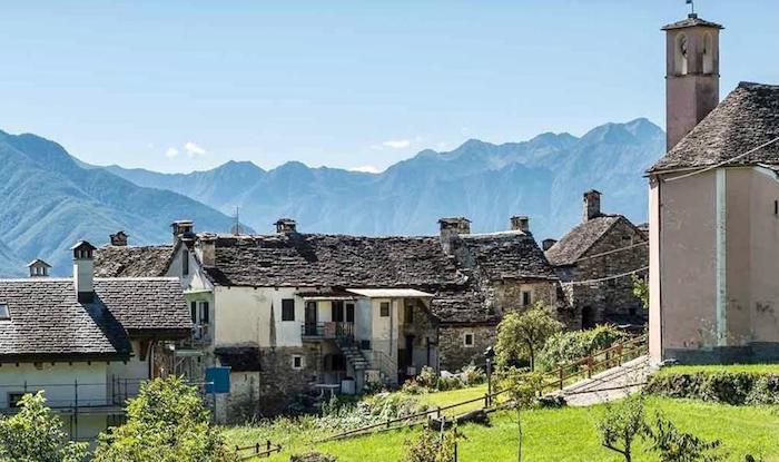 Crevola, crocevia dell'Ossola: si presentano video turistico e cartina outdoor