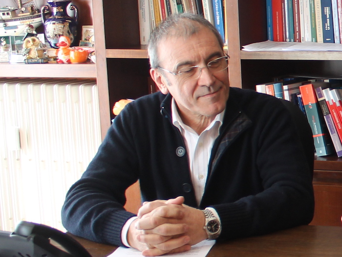 De Magistris su Zes "inattuabile" e insinua: Montani in campagna elettorale 