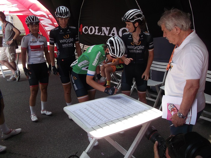 La Longo Borghini prima attacca poi viene staccata nella 6^ tappa del Giro Rosa