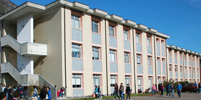 "L'antibiotico: resistenza negli allevamenti", convegno Asl per gli studenti del Liceo Spezia