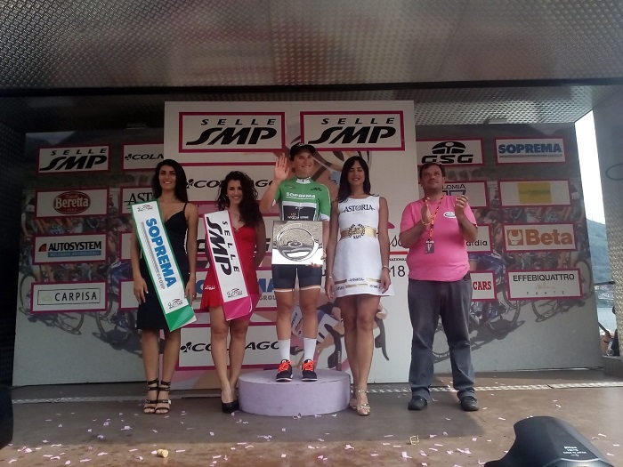 Elisa Longo Borghini difende le sue due maglie nella tappa di Omegna. Foto