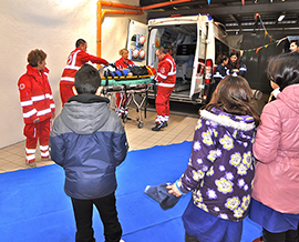 b croce rossa volontari scuole