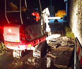 b lavori pala fogna acqua