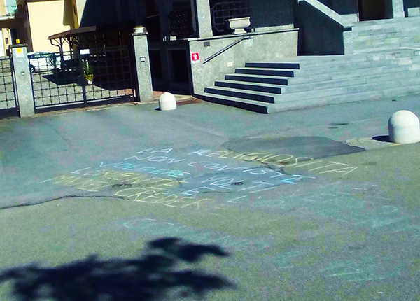 scritte contro magdi