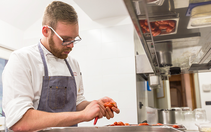 Dall'Ossola ad un tre stelle Michelin in Norvegia: Marcello Tiboni chef al “Maaemo” di Oslo