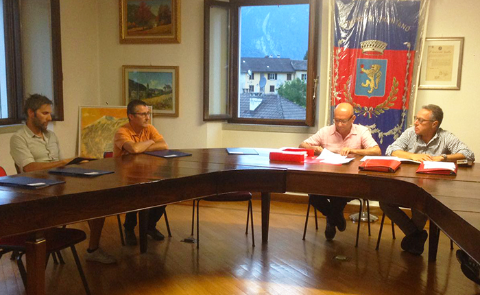 Ok ad una nuova centrale in cambio di lavori all'acquedotto. Discussione a Trontano. Video